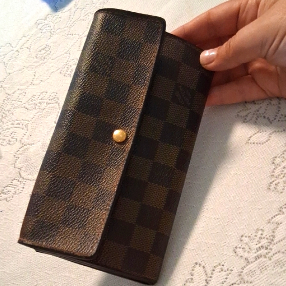 Louis Vuitton Sarah Damier Ebene Wallet